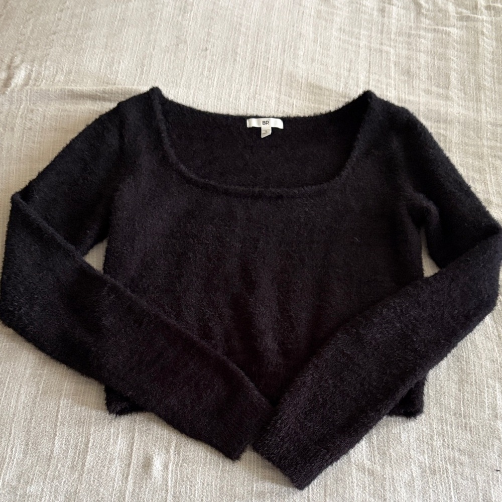 BP SM Black Scoop Neck Sweater 🖤💋